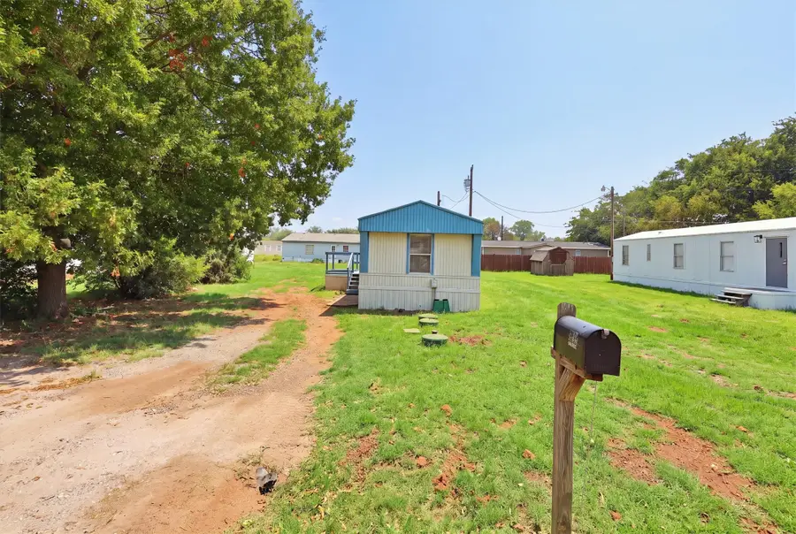 904 Flamingo Road, Granbury, TX 76049 - #2