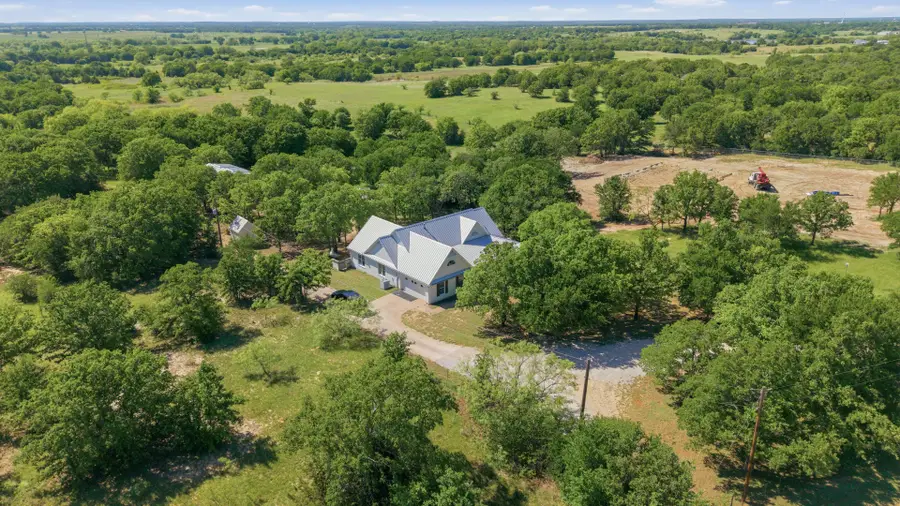 2055 County Road 1370, Alvord, TX 76225 - #2