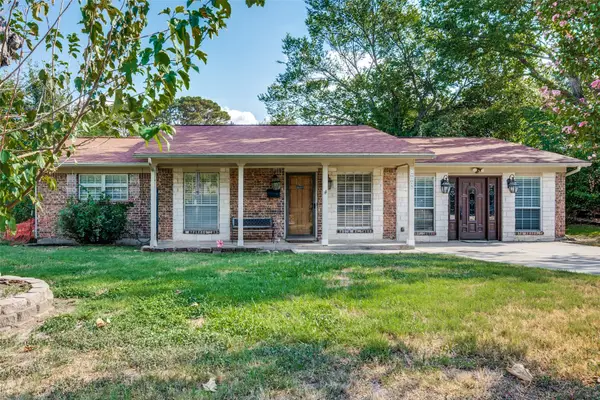 7008 Beaty Street, Fort Worth, TX 76112