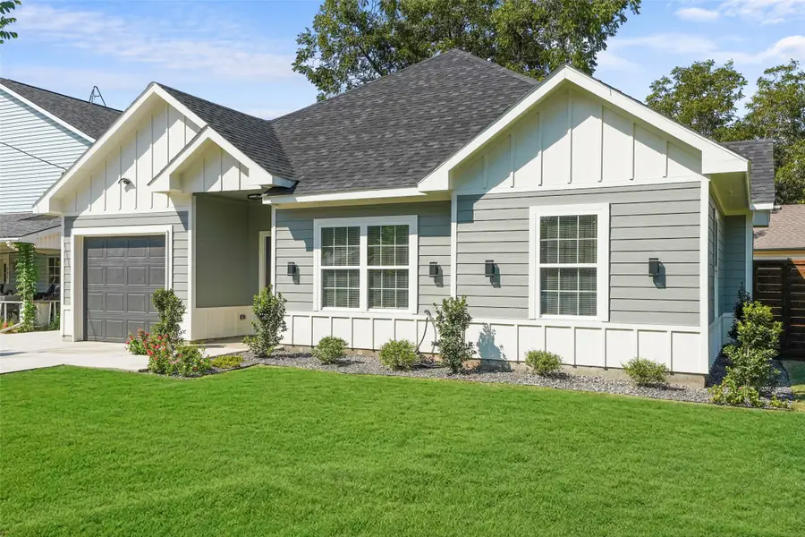 300 S 5th Street, Crandall, TX 75114 - #2