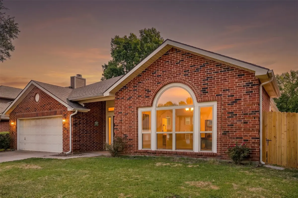 2049 Wedgewood Drive, Grapevine, TX 76051 - #1