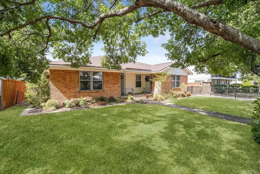 11315-11317 Lochwood Boulevard, Dallas, TX 75218 - #2