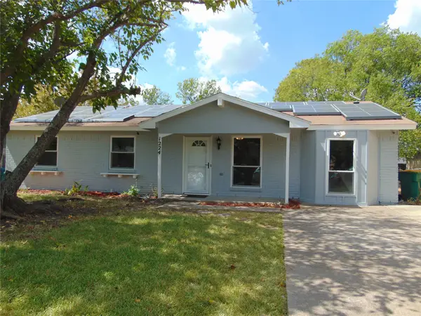 1224 Mars Drive, Cedar Hill, TX 75104