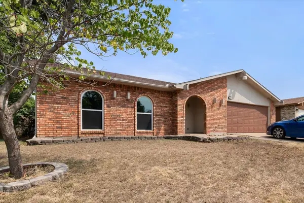 7501 Weatherwood Court, Fort Worth, TX 76133