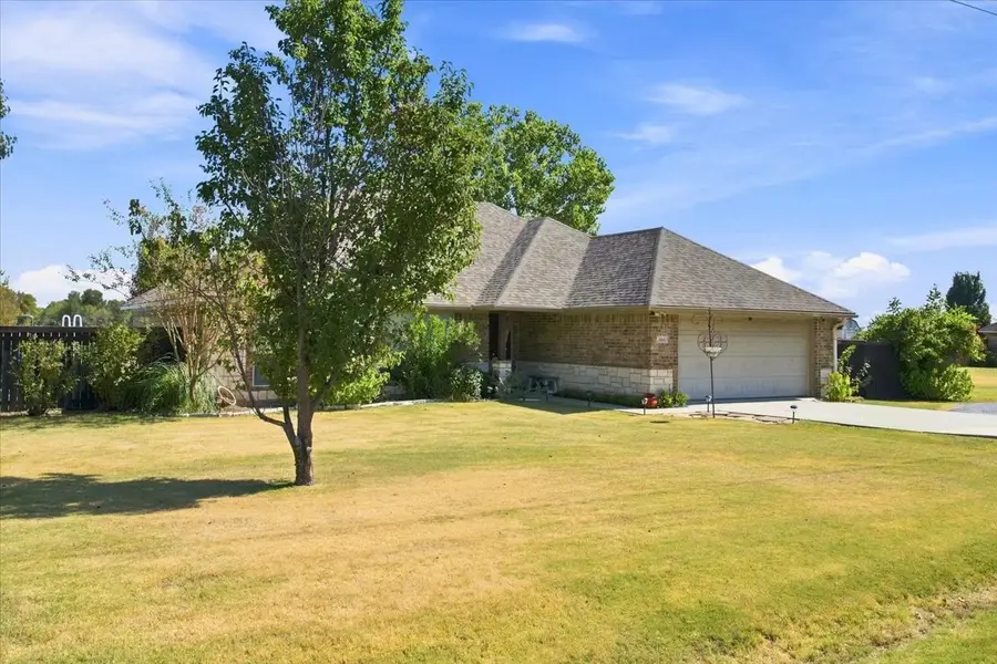 104 Butler Street, Savoy, TX 75479 - #2