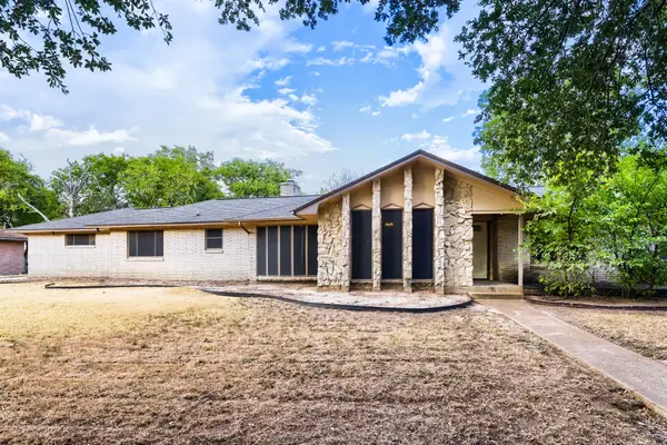 1760 S Duncanville Road, Cedar Hill, TX 75104