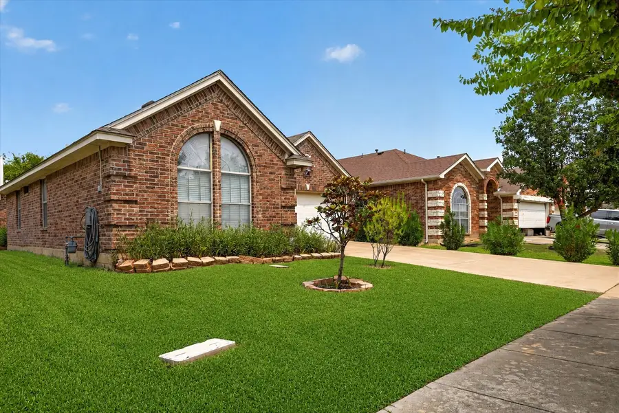 8955 River Falls Drive, Fort Worth, TX 76118 - #2