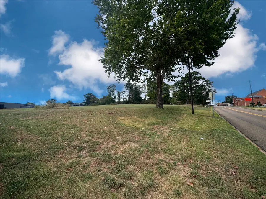 325 Jefferson Street, Pittsburg, TX 75686 - #2