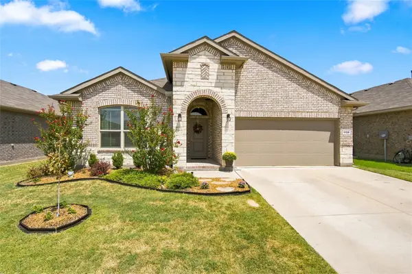 1129 Blackhorse Trail, Fort Worth, TX 76247