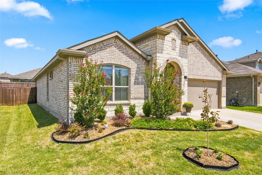 1129 Blackhorse Trail, Justin Roanoke, TX 76247 - #2