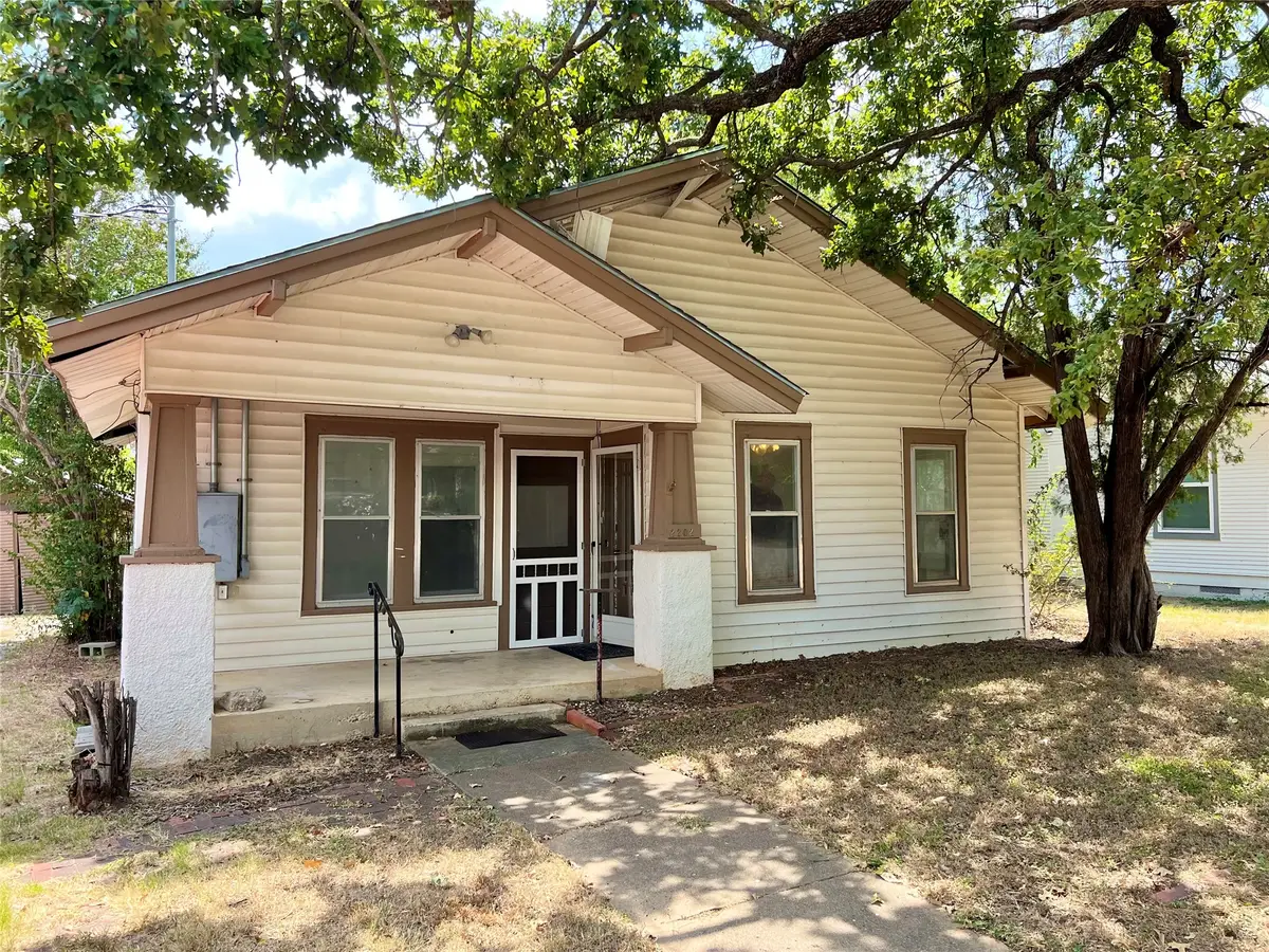 2202 Avenue E, Brownwood, TX 76801 - #1