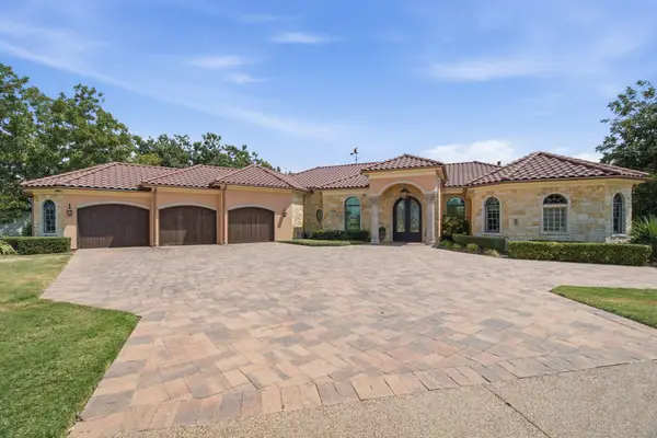 1000 Catalina Bay Boulevard, Granbury, TX 76048
