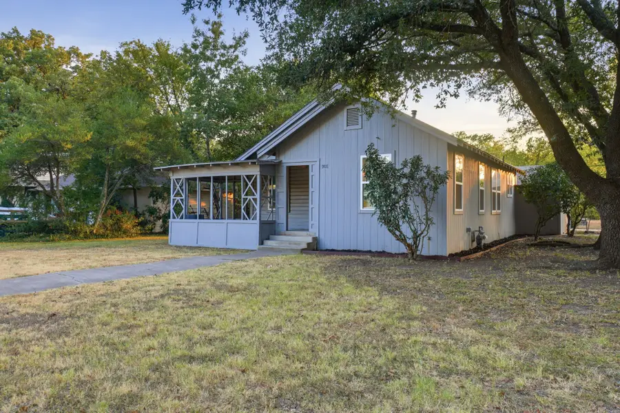 908 Forrest Avenue, Cleburne, TX 76033 - #3