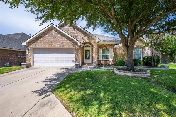 2813 Fox Creek Trail, Arlington, TX 76017