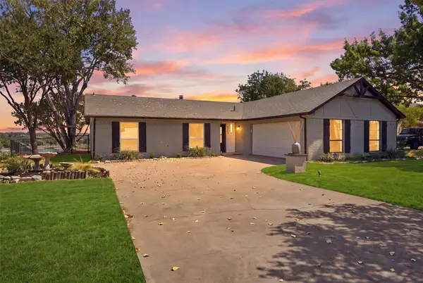 5123 Fairway Circle, Granbury, TX 76049