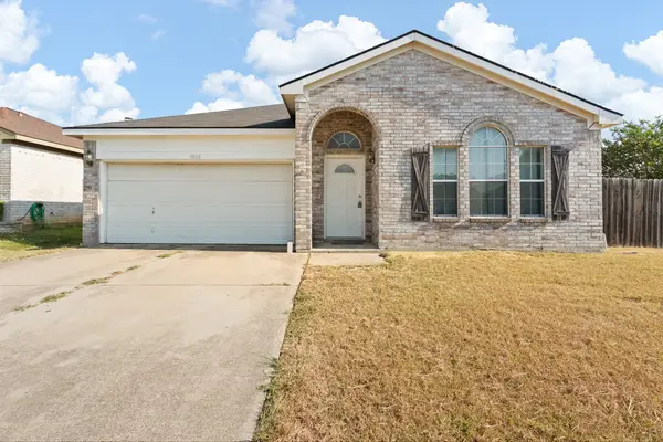 1025 Buffalo Springs Drive, Fort Worth, TX 76140