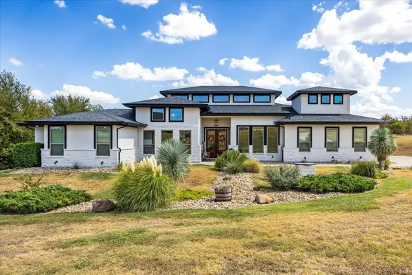 145 Tres Vistas Court, Cresson, TX 76035