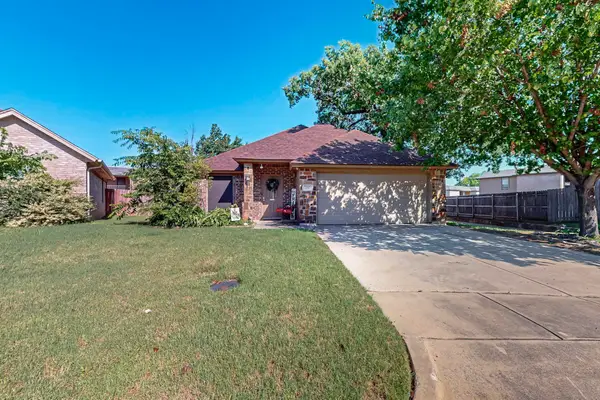 337 Grace Circle, Hurst, TX 76053