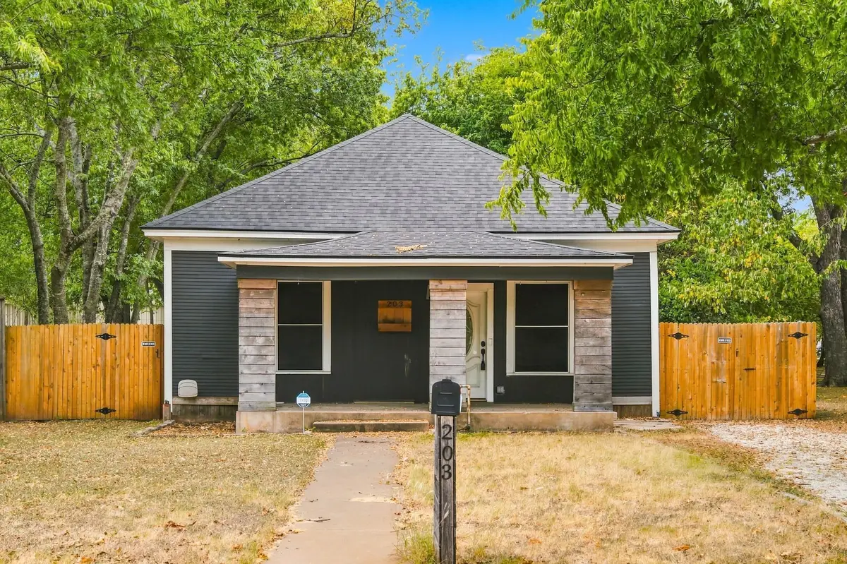 203 N Pendell Avenue, Cleburne, TX 76033 - #1