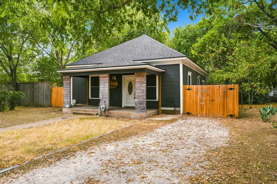 203 N Pendell Avenue, Cleburne, TX 76033 - #2