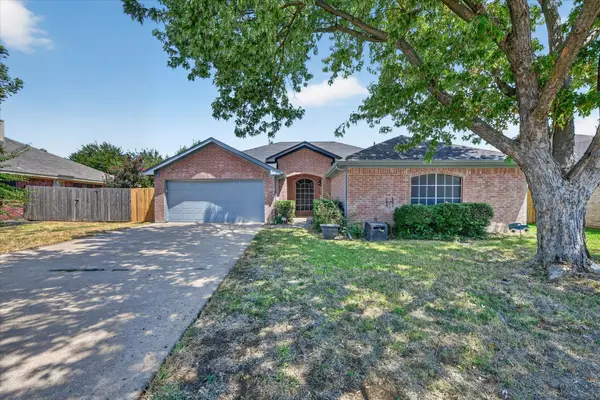 279 Vaden Avenue, Burleson, TX 76028