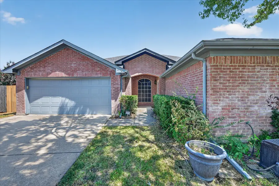 279 Vaden Avenue, Burleson, TX 76028 - #2