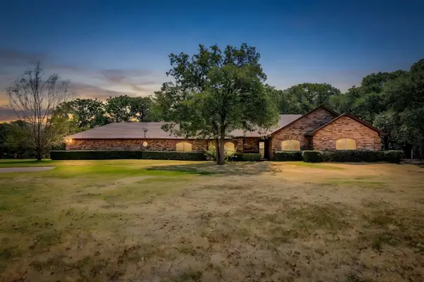10100 Crestline Trail, Burleson, TX 76028