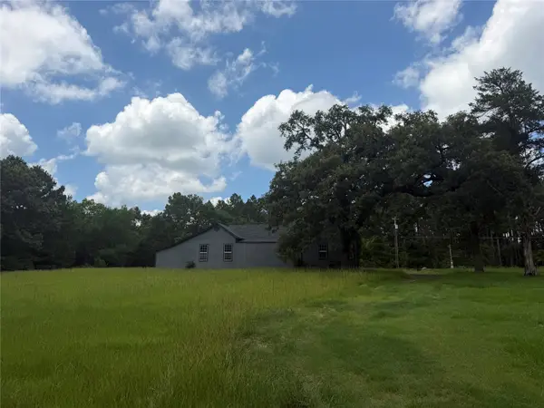 2071 W Point Tap Road, Palestine, TX 75803