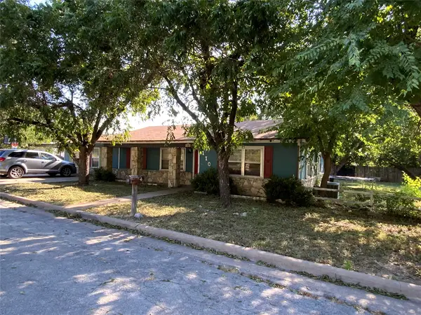 110 N Ervin Street, Comanche, TX 76442