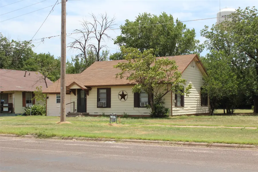 430 N Munday Avenue, Munday, TX 76371 - #3