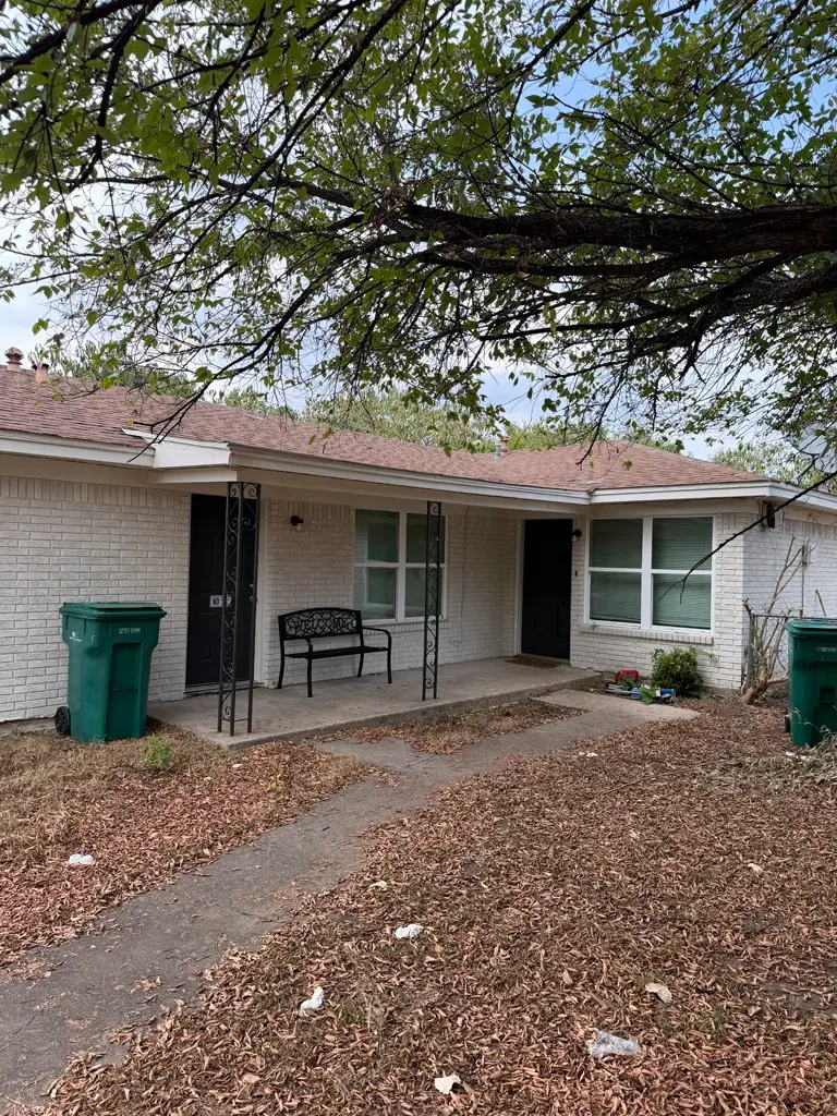 105 Faye Street #A & B, Lacy Lakeview, TX 76705 - #1