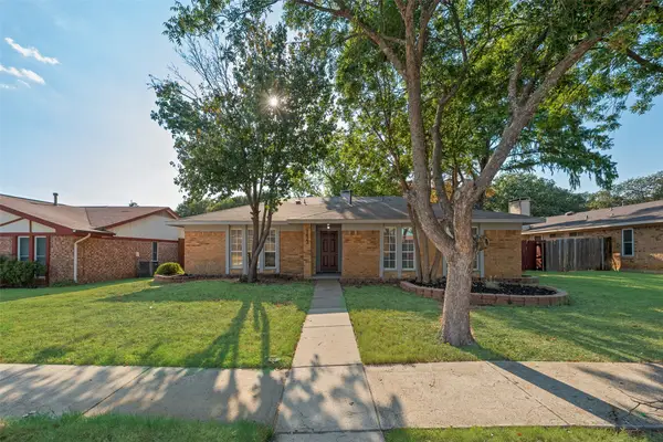 1422 Westwood Drive, Lewisville, TX 75067