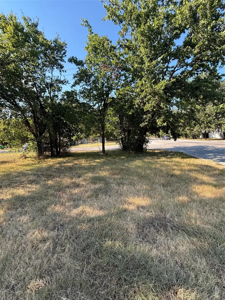 724 Mill Street, Gainesville, TX 76240 - #3
