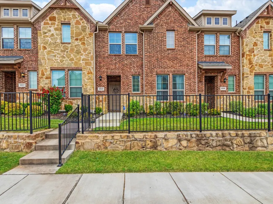 1913 Buffalo Hill Drive, Mesquite, TX 75149 - #2