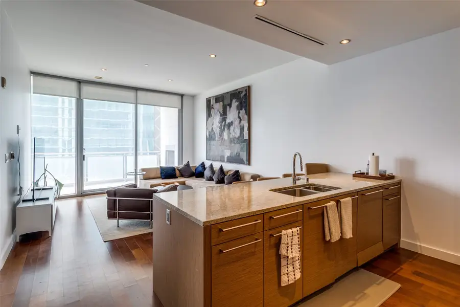 2900 Mckinnon Street #402, Dallas, TX 75201 - #3