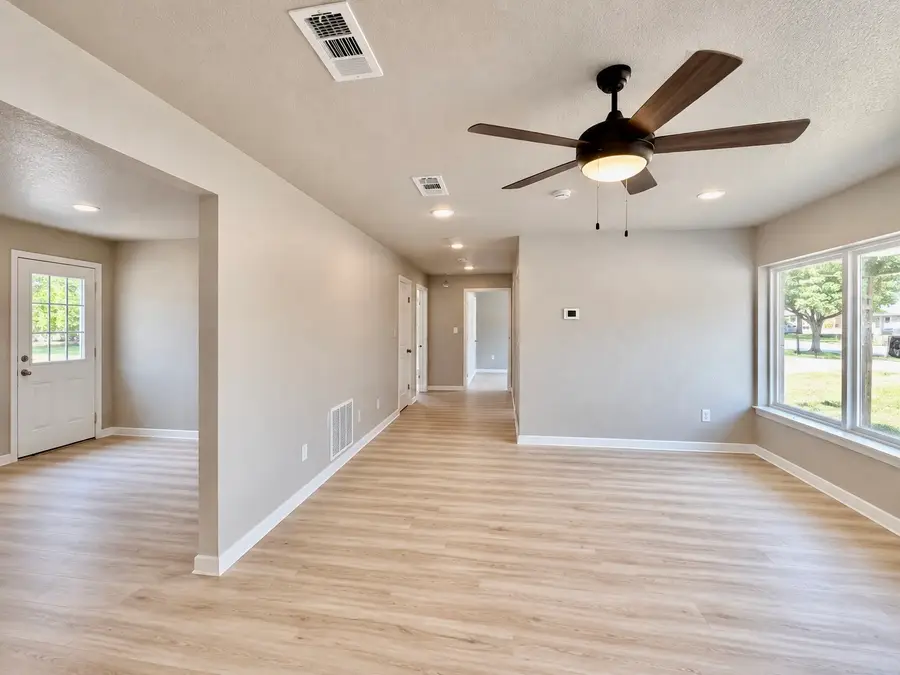6614 Bridges Avenue, Richland Hills, TX 76118 - #3