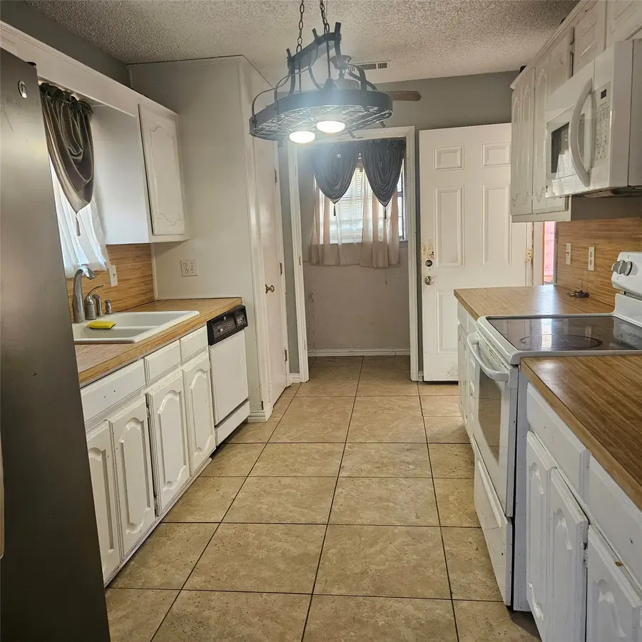 134 Ridgeway Drive, Red Oak, TX 75154 - #3