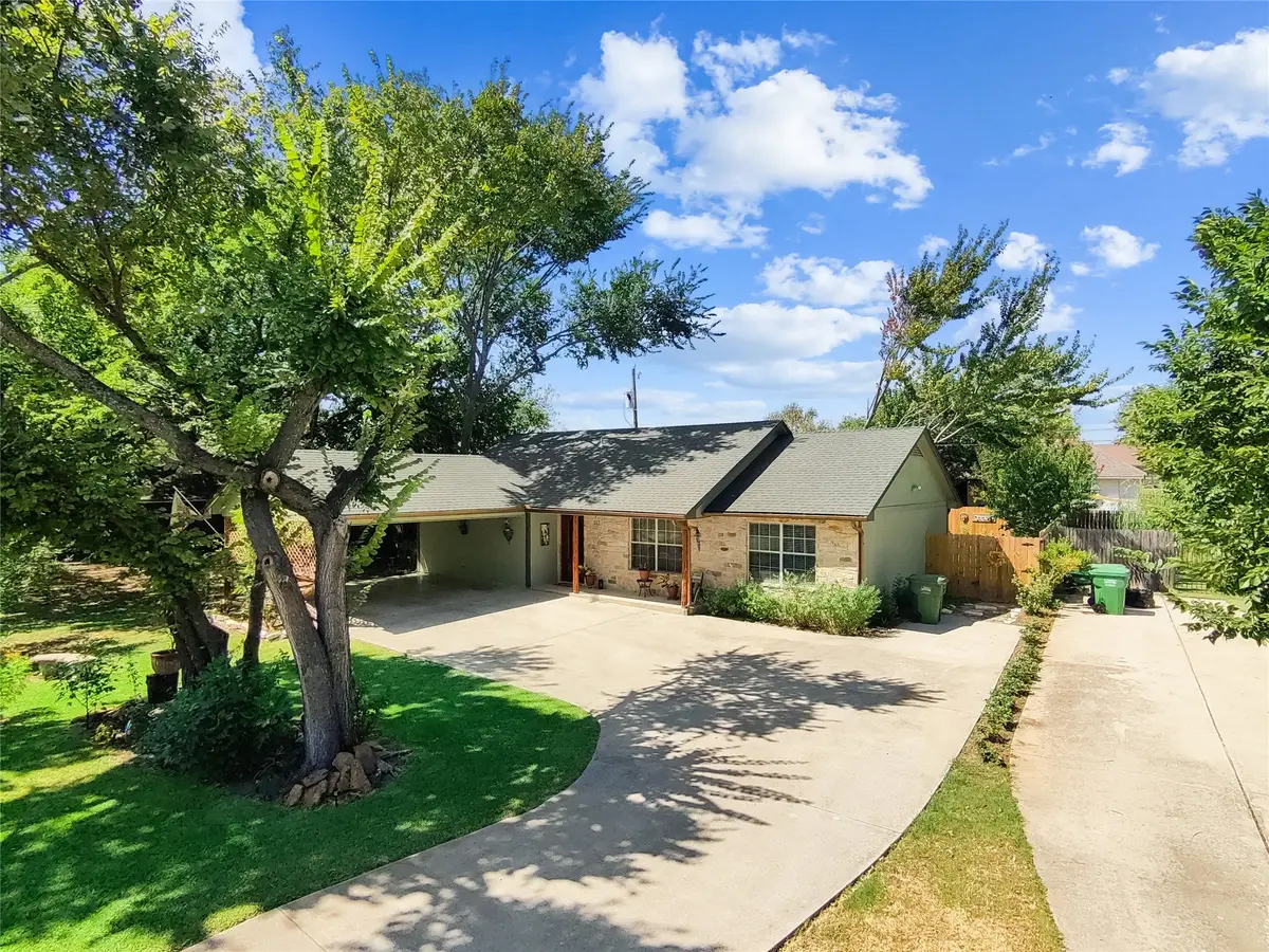 617 N Avenue D, Springtown, TX 76082 - #1