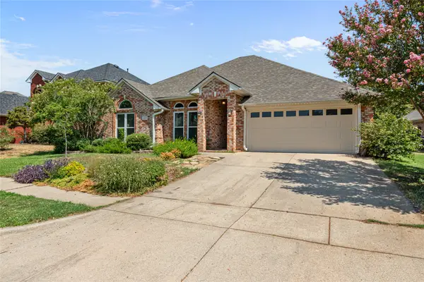 1327 Pegasus Drive, Arlington, TX 76013
