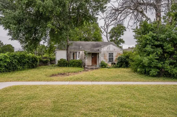 5801 Kilpatrick Avenue, Fort Worth, TX 76107