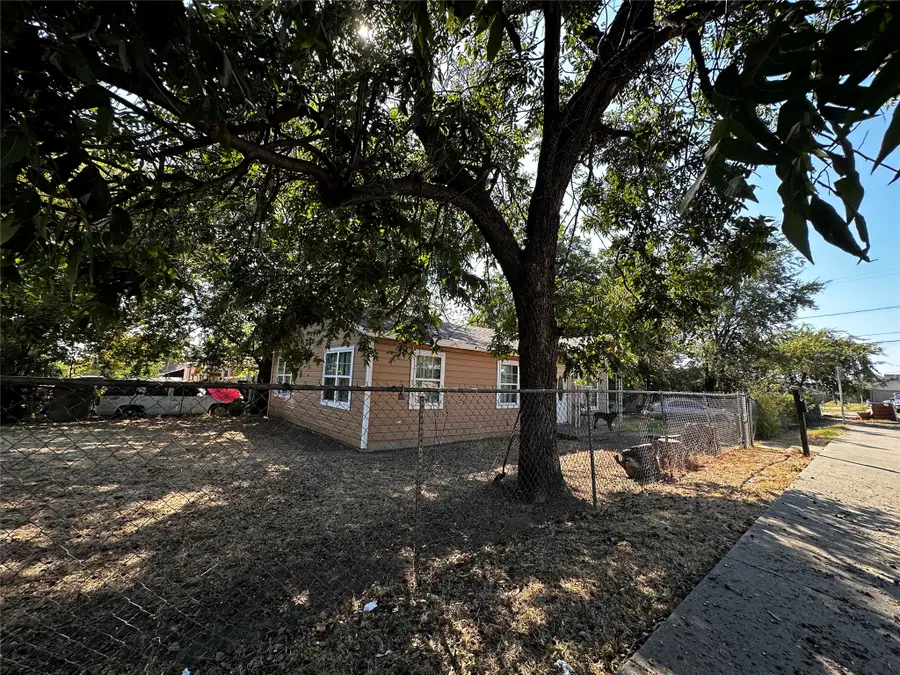 1400 E Cantey, Fort Worth, TX 76104 - #2