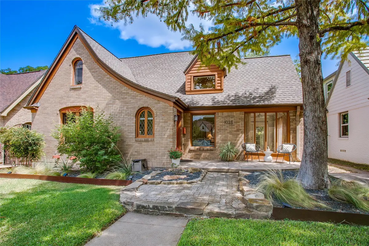 1038 N Edgefield Avenue, Dallas, TX 75208 - #1