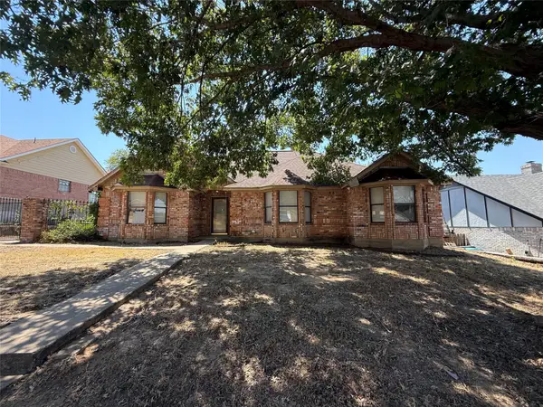 6313 Over Lake Drive, Fort Worth, TX 76135