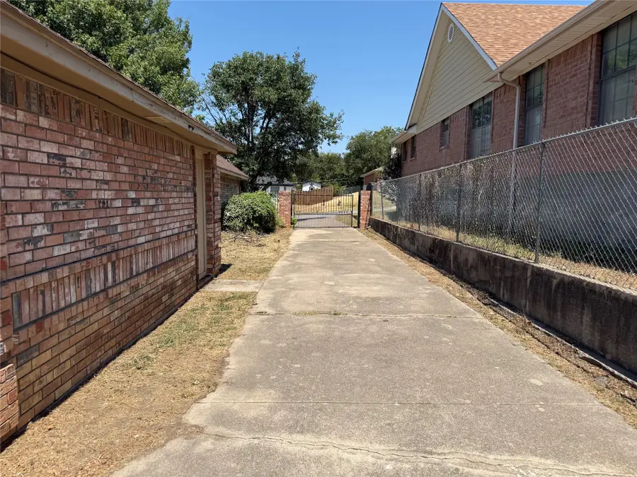 6313 Over Lake Drive, Fort Worth, TX 76135 - #3