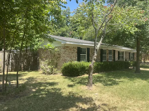 705 4th, Clarksville, TX 75426