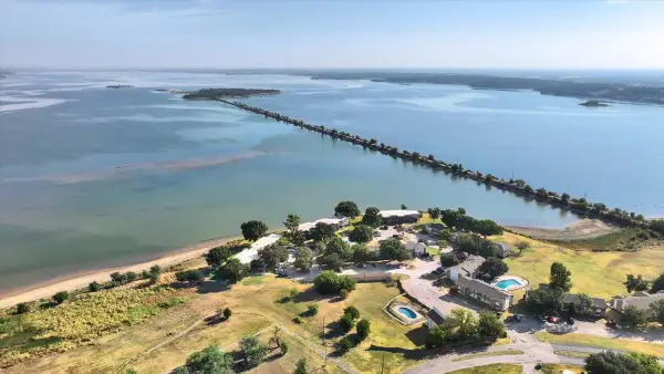 114 Harbor Drive #219, Runaway Bay, TX 76426