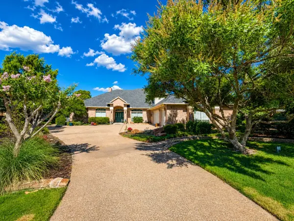 702 Pintail Court, Granbury, TX 76049
