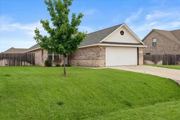3331 Arrow Creek Drive, Granbury, TX 76049