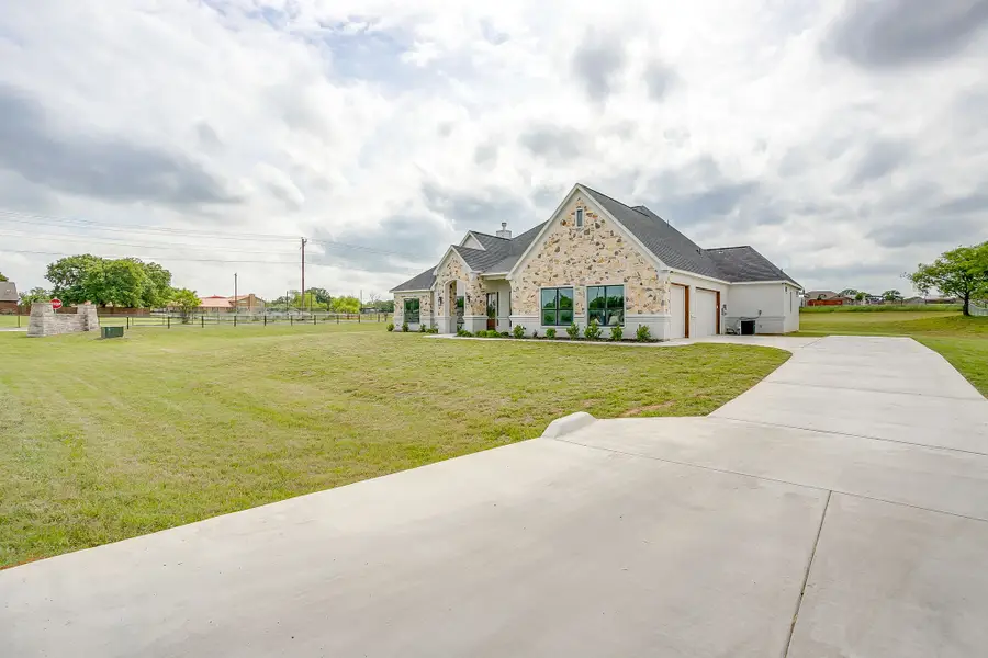 1001 Magnolia Court, Springtown, TX 76082 - #3