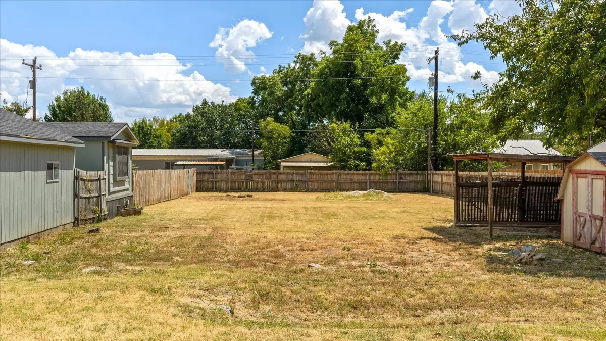 823 Flamingo Road, Granbury, TX 76049 - #1